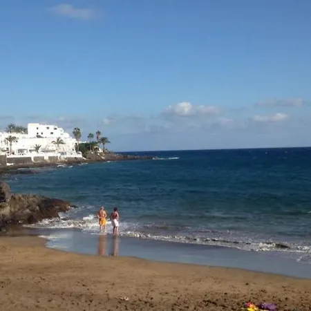 Vila In Puerto Del Carmen Sleeps 5 Includes Swimming Pool And Air Con 8