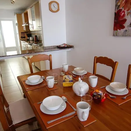 In Puerto Del Carmen Sleeps 5 Includes Swimming Pool And Air Con 8