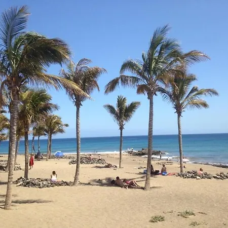 In Puerto Del Carmen Sleeps 5 Includes Swimming Pool And Air Con 8 Vila *