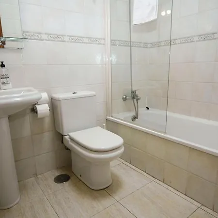 In Puerto Del Carmen Sleeps 5 Includes Swimming Pool And Air Con 8 Puerto del Carmen (Lanzarote)